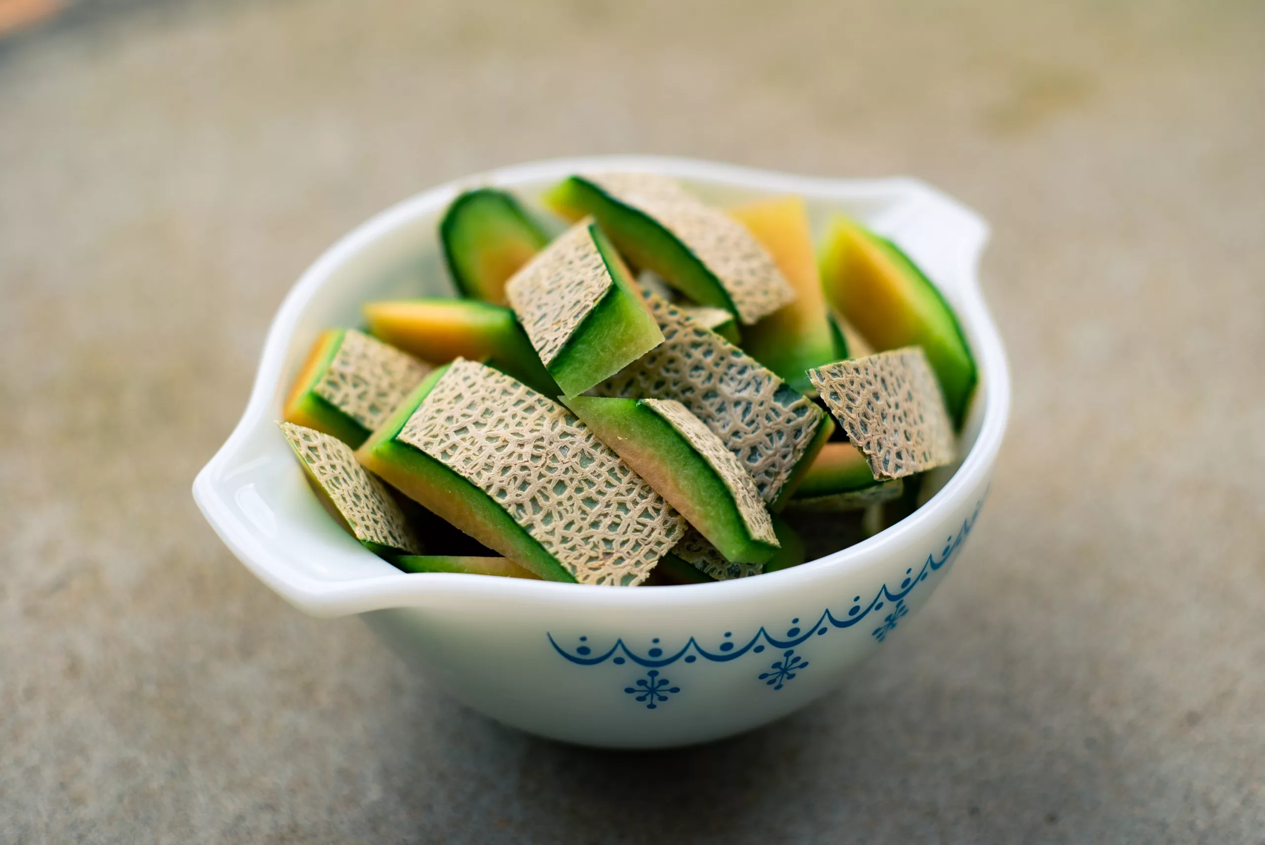 Vitamin B6 is found in cantaloupe