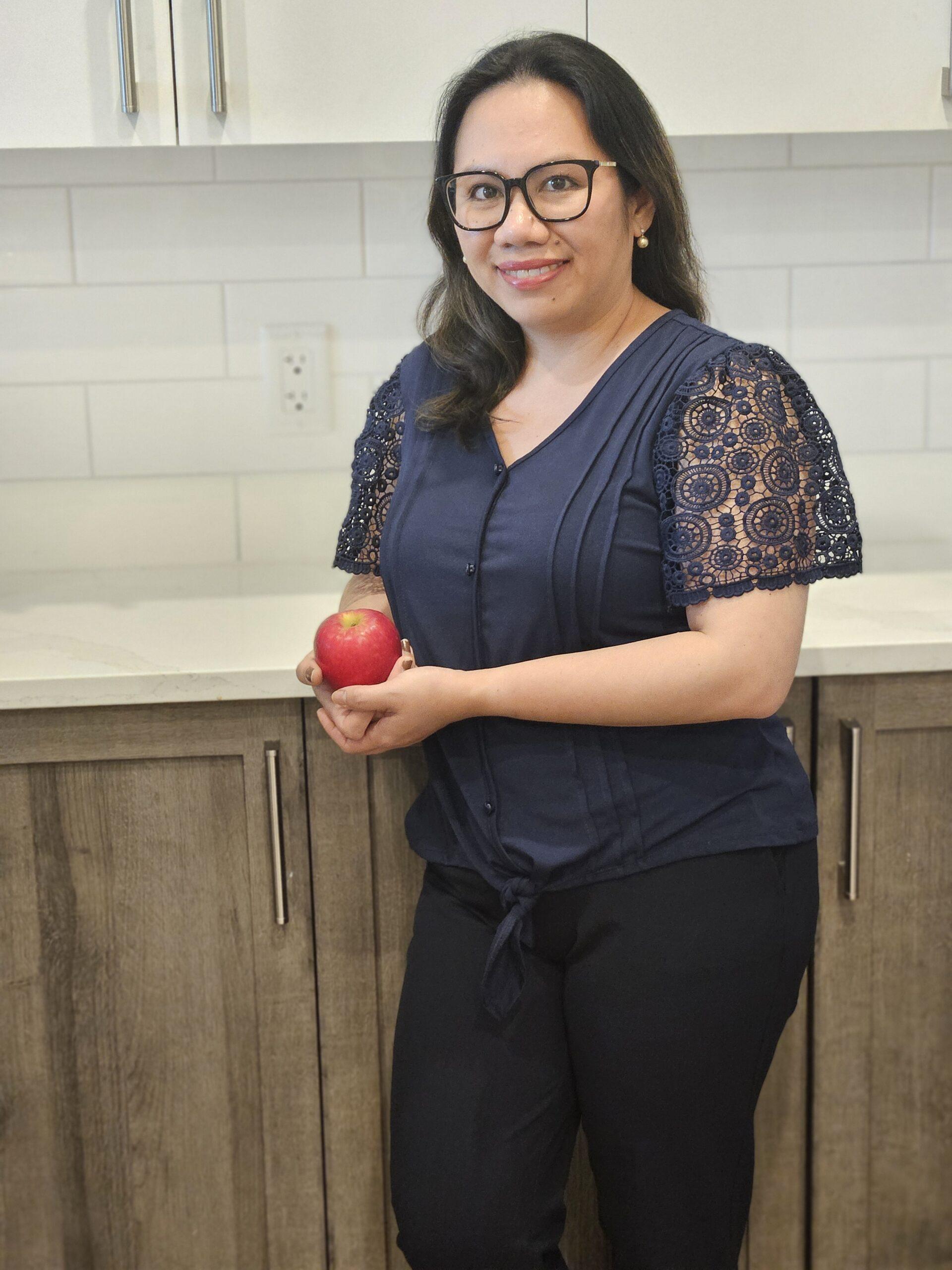 Sheirry Poposka is a Dietitian near me who holds an apple